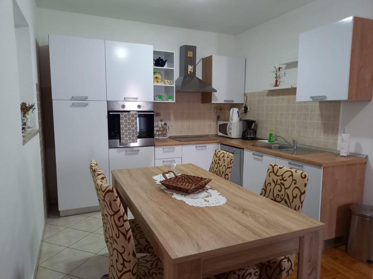Apartmani Afrodita Crikvenica Ngoại thất bức ảnh